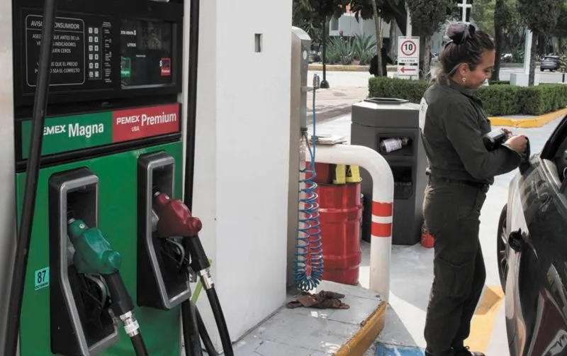 Alza en precio de gasolina rebasa a la inflación en el 2021