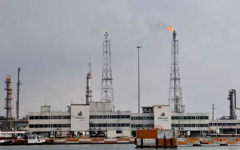 Alza en precio de petróleo trae más dinero a Hacienda y estímulos a gasolinas