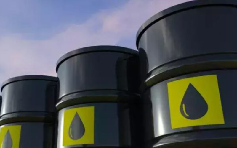 Aportaciones de la industria petrolera cayeron 26% en octubre