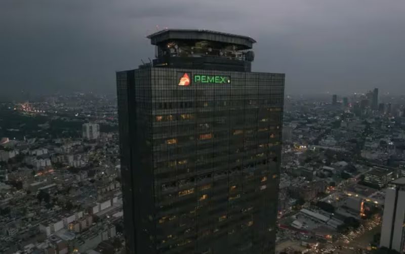 Apoyos fiscales del Gobierno a Pemex reducen ingresos para estados y municipios: Moody’s