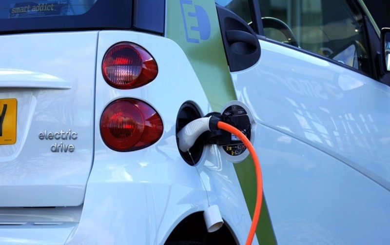 Autos eléctricos serán más baratos en 2024