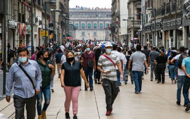 Baja de calificación a Pemex no afectará inversiones pero podría significar mayores presiones fiscales: BBVA
