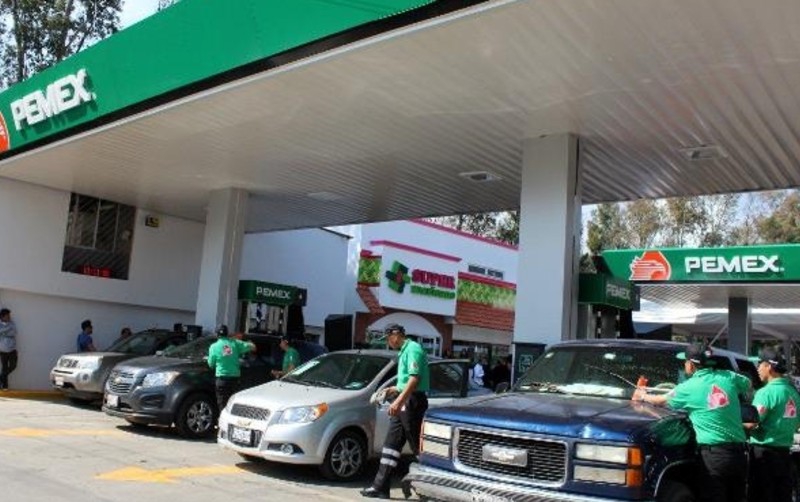 Bajan 2.88% precios de los combustibles en TARs de Pemex