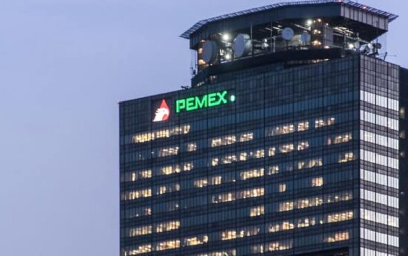 Cesa Pemex a directores generales de subsidiarias