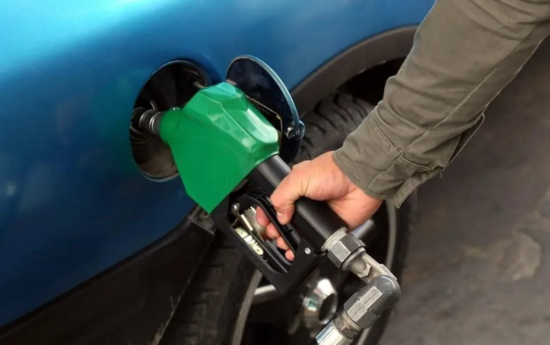 Cierran 100 gasolineras por anomalías
