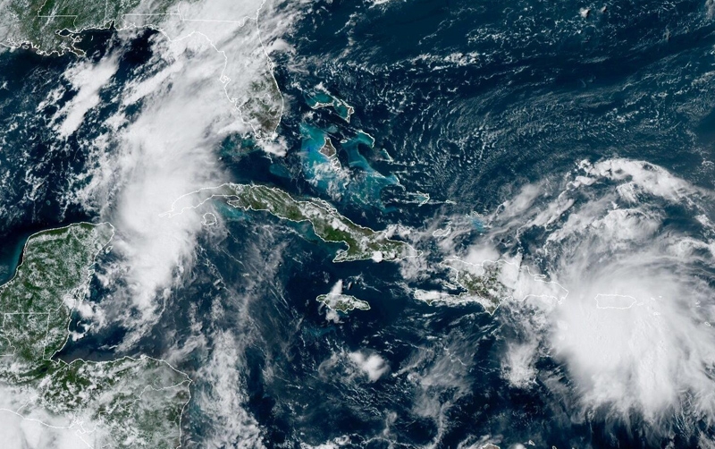 Cierran el 58% de la producción de petróleo en Golfo de México por tormentas Marco y Laura