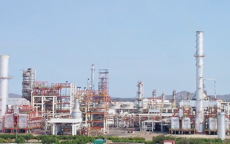 CRE extiende plazo para que Pemex venda gasolina sucia