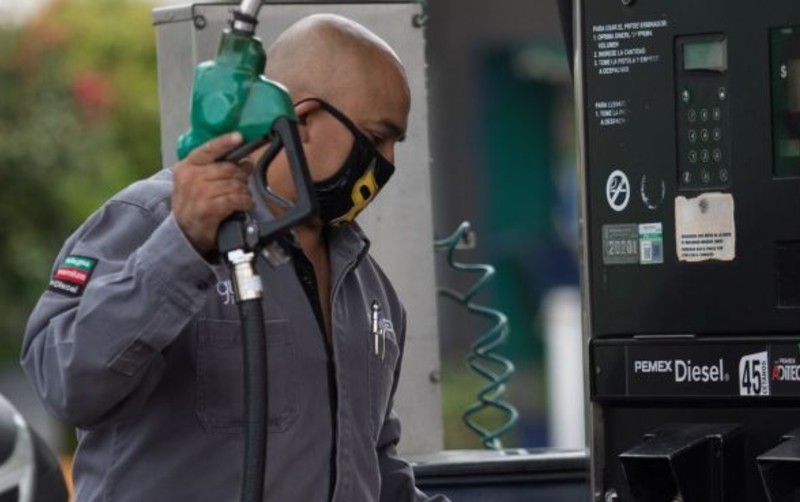 Dale más gasolina: venta de combustible en México se recupera tras confinamiento