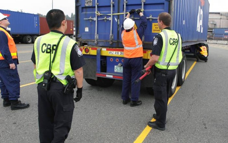 Detectan contrabando de combustible en cinco aduanas