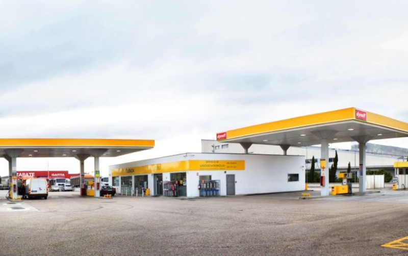 Dyneff renueva la imagen de sus estaciones de servicio en España