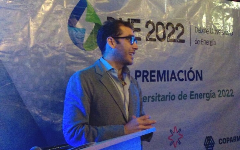 Entregan los premios a los ganadores del Debate Universitario de Energía 2022