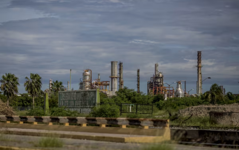 Exclusiva: CFE analiza asociarse con Pemex para hidrógeno verde en refinería