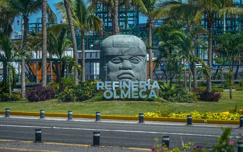 Exclusiva: refinería Dos Bocas producirá gasolina comercial hasta 2024, revela Pemex
