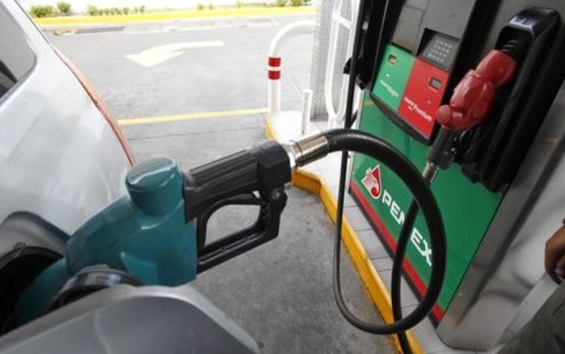 Falta de nuevos permisos a gasolineras frena inversiones: Comener