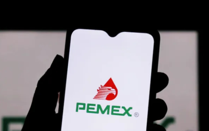 Fitch advierte: Pemex pone en riesgo la calificación de México