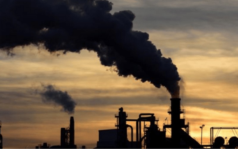 Francia el primer país europeo en prohibir publicidad sobre combustibles fósiles
