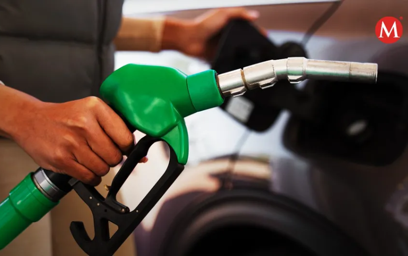 Gasolina Magna alcanza máximo de 28.99 pesos por litro en inicio de 2024; Premium, $29.99