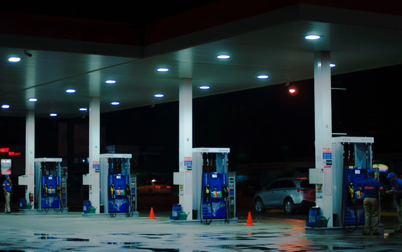 Gasolinera en Canadá confunde diésel con combustible premium por casi un día completo