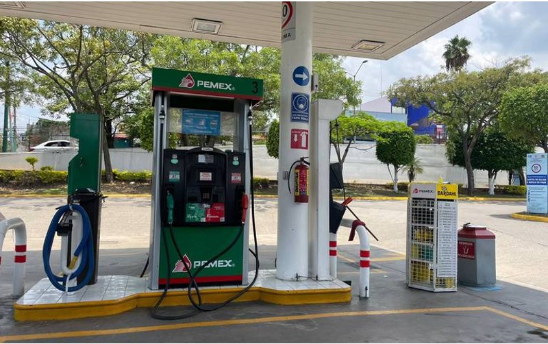 Gasolineras no han reportado oficialmente desabasto: Economía