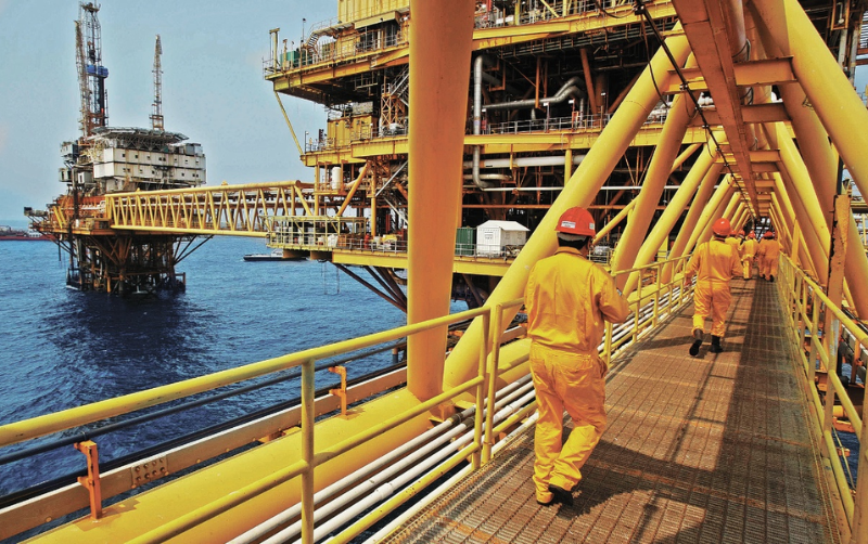 Gasto en capital laboral de Pemex presiona pese abaja productividad