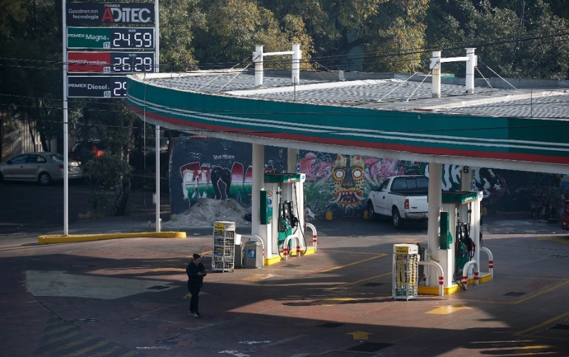 Llaman a gasolineros a establecer precio tope