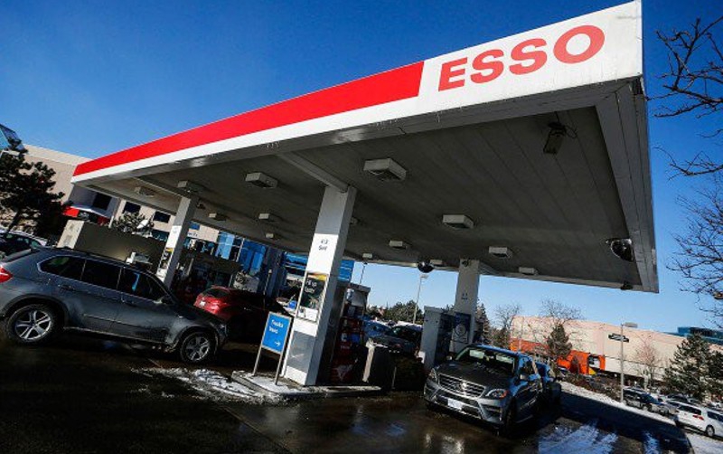 Los precios de la gasolina en EE.UU. suben por primera vez en 99 días