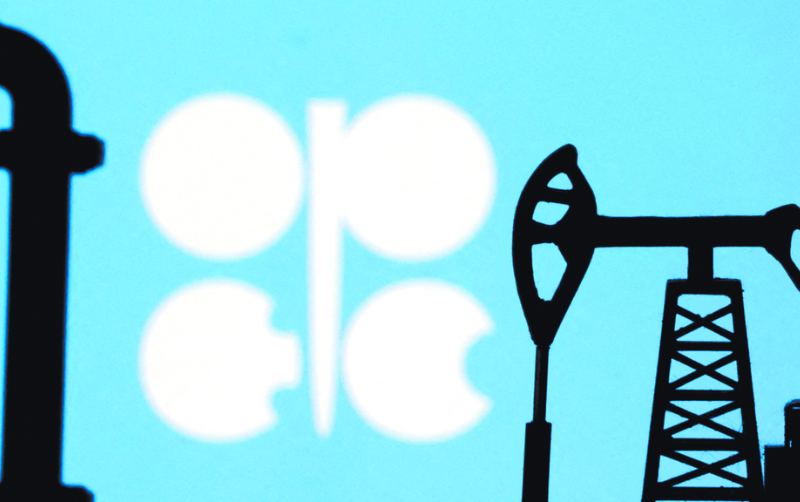 Mayor oferta hace caer el precio del petróleo