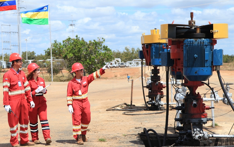 MINPET y PDVSA evalúan estrategias para incrementar producción
