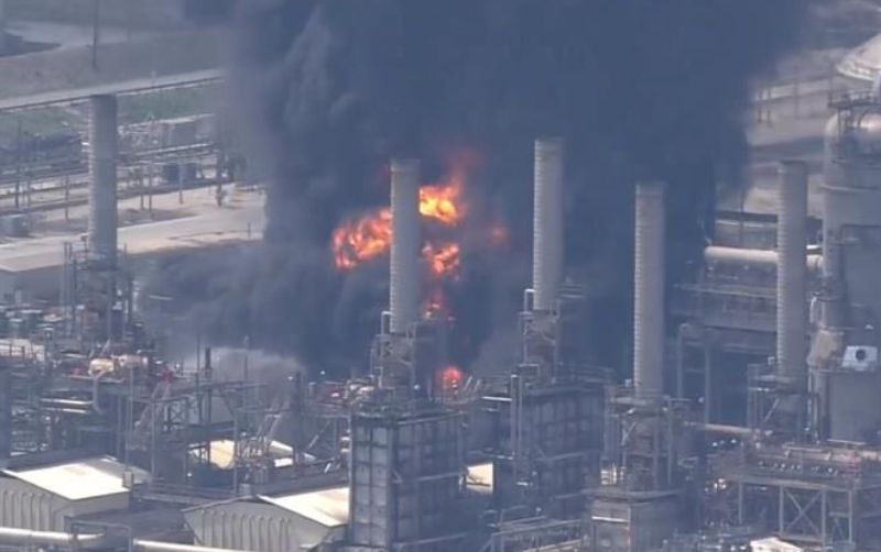 Ofrece Pemex 5 millones de barriles de crudo en mercado spot