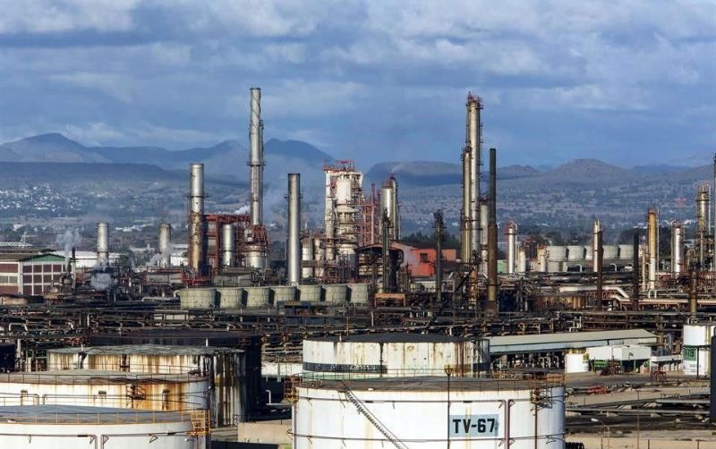Operan refinerías de Pemex por debajo de 50%