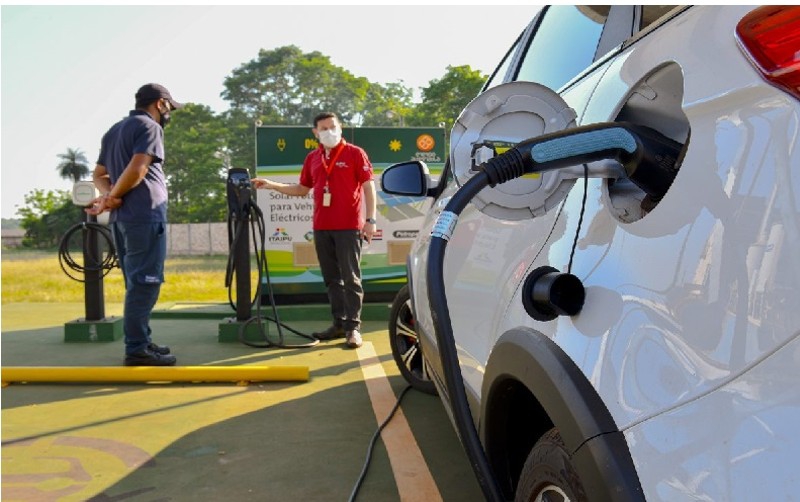 País por país. Así está el mapa de ventas de vehículos eléctricos en Latinoamérica