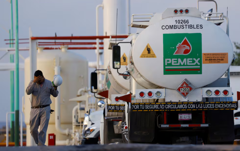 Pemex adeuda casi 9.000 millones de dólares a proveedores y contratistas
