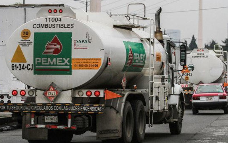 Pemex avanza en plan de transporte terrestre de combustibles ante mayor demanda