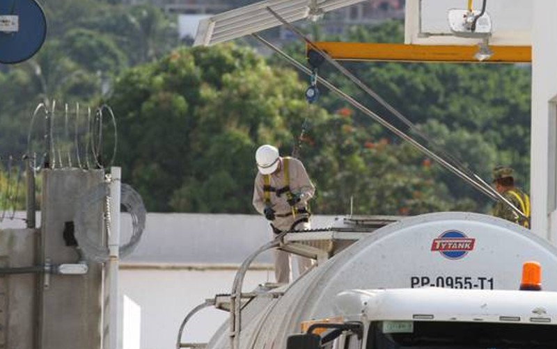 Pemex celebra aniversario de terminales de Zamora y Acapulco