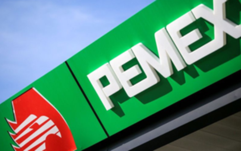 Pemex depende de empresas de servicios externos para asegurar la continuidad operativa: experto