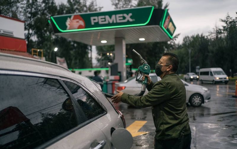 Pemex frena el abandono de su marca gasolinera