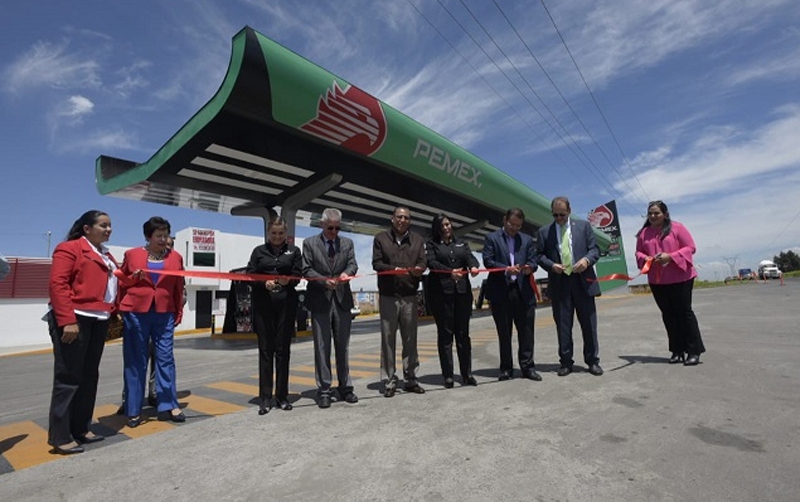 Pemex inaugura la primera estación de servicio con la nueva imagen de su franquicia