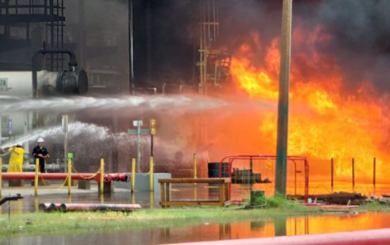 Pemex incumple mantenimiento de refinerías y enfrenta aumento de riesgos críticos por falta de presupuesto