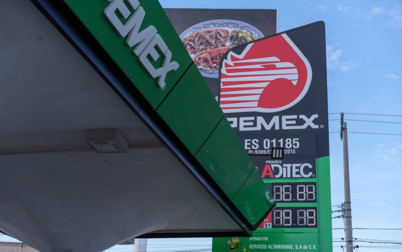 Pemex produce solo 40% de la gasolina que demanda México