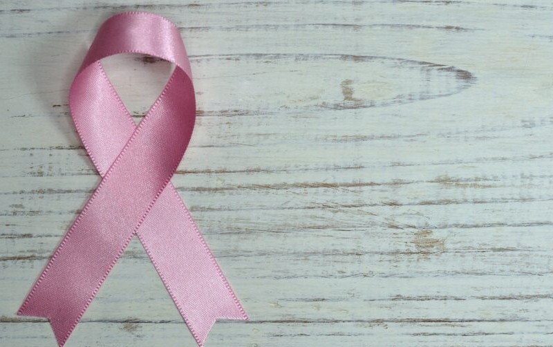 Petro Seven y Cruz Rosa se unen a la lucha contra el cáncer de mama