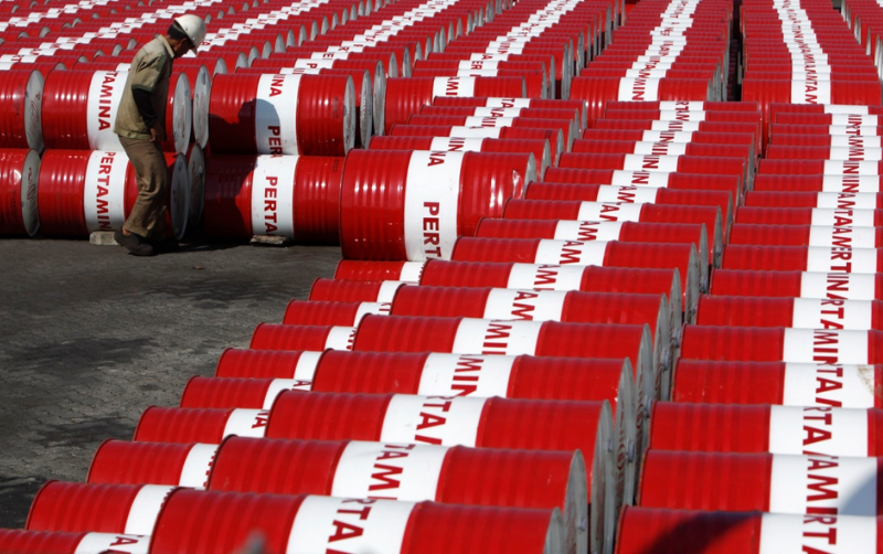 Petróleo Brent baja 2% en la apertura; mercado atento a China y freno a las exportaciones libias