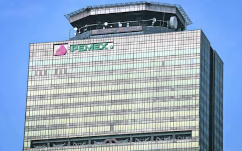 Petroleras bajan deuda pero Pemex la mantiene