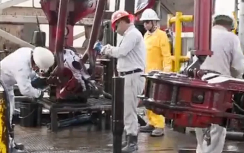 Planea Pemex despido del 5% de sus trabajadores