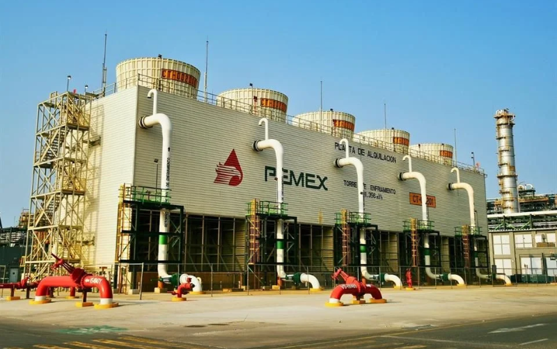 Positivo que Pemex se abra a otras áreas, dicen analistas