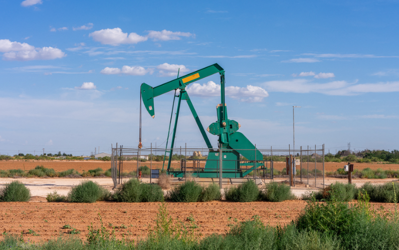 Precios del petróleo cae tras aumento de los inventarios en Estados Unidos