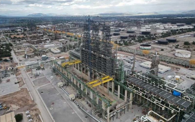 Procesan refinerías 16% más crudo