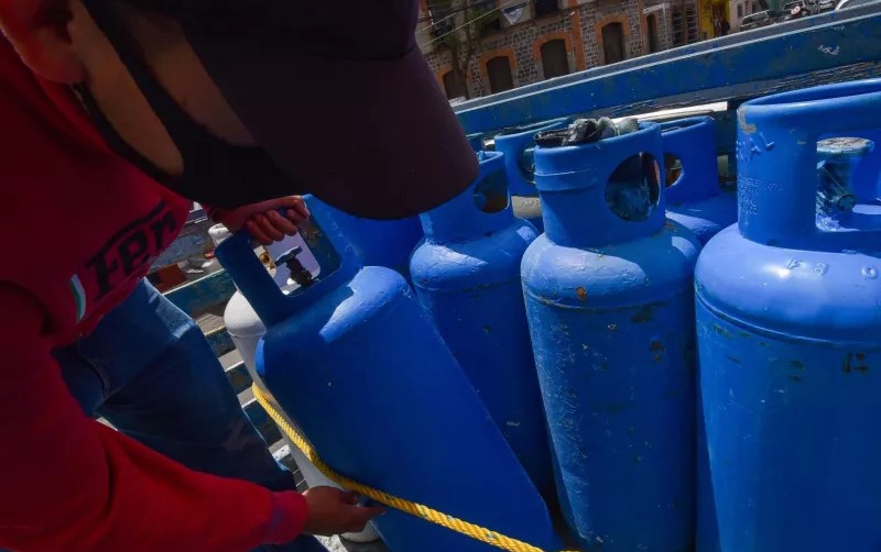 Producción de gas LP de Pemex va en picada y las importaciones de privados suben