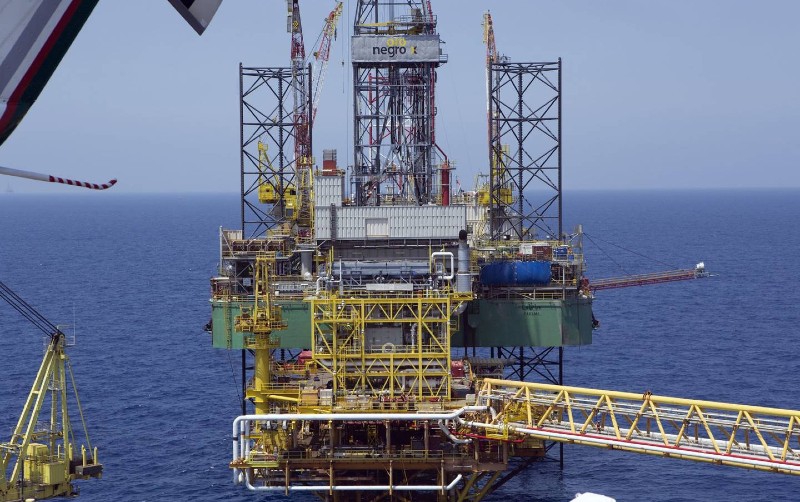 Producción de petróleo en México revierte caída en junio impulsada por Pemex