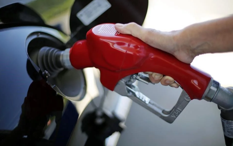 Regulará CRE cómo ceder permisos de venta de combustibles