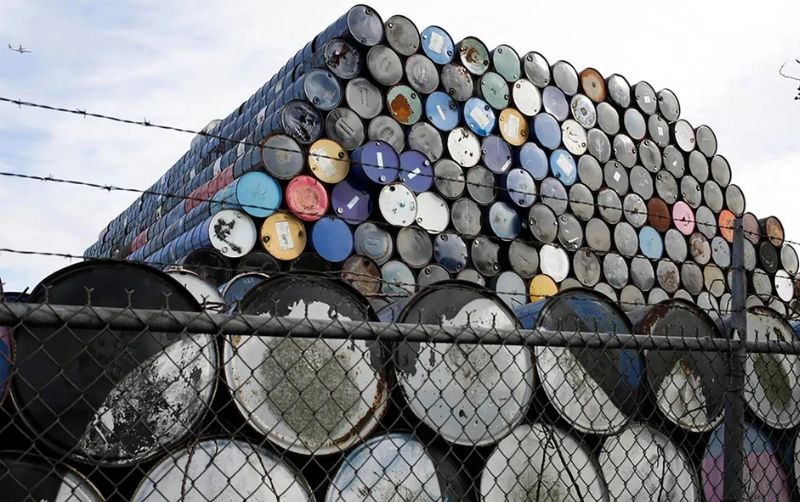 Rusia anuncia recorte de su producción de petróleo en 500,000 barriles por día